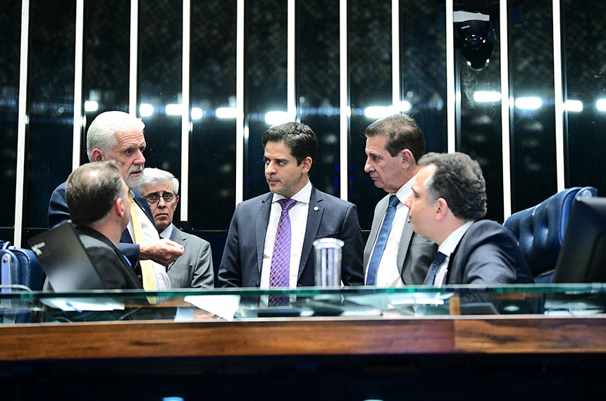 Após acordo com o governo, projeto que anularia regras sobre armas sai de pauta