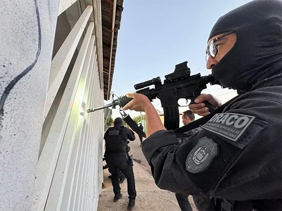 Operação é deflagrada contra núcleo familiar suspeito de extorsão e lavagem de dinheiro