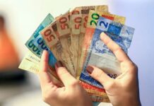 Primeira parcela do 13º salário deve ser paga até 28 de novembro, mesma data da Black Friday de 2025