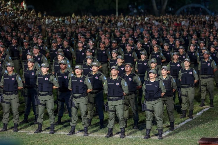 Policia Militar forma 650 novos soldados e reforça segurança com maior número de mulheres