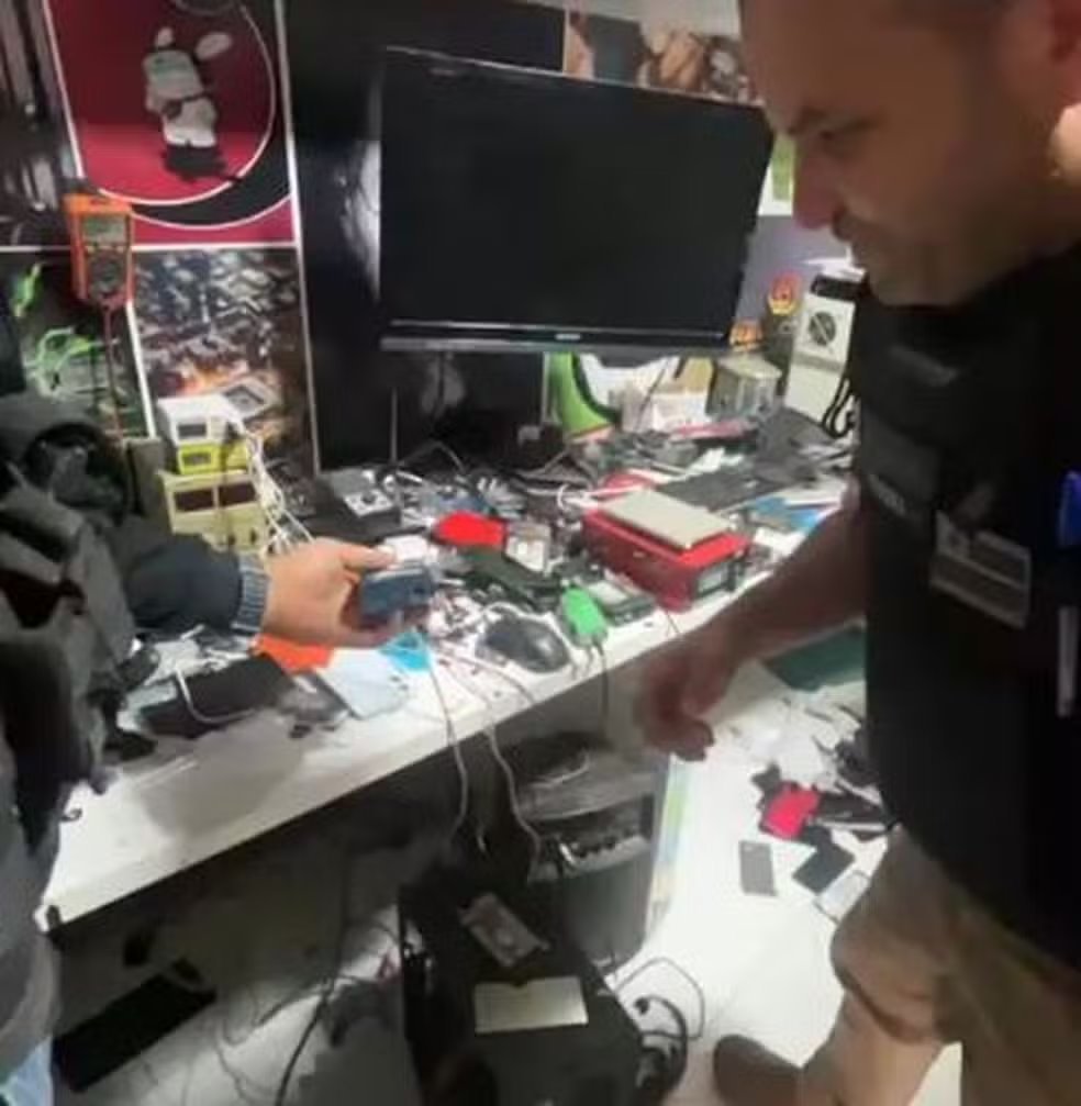 Polícia Civil deflagra nova fase da Operação Rastreio contra rede de desbloqueio de celulares roubados em 11 estados