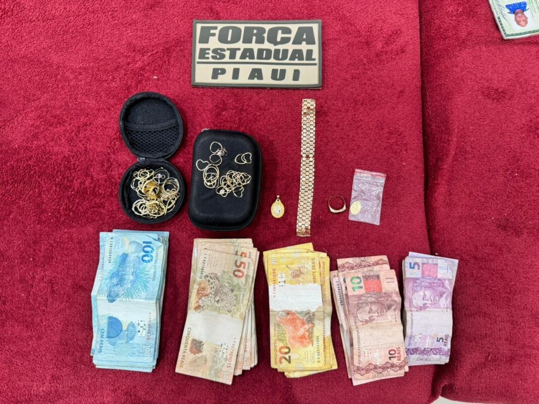 Ex-doméstica é presa suspeita de furtar joias e revender com ajuda da filha
