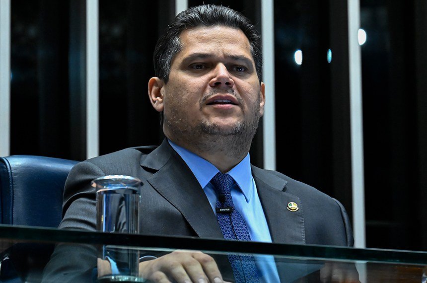 Alcolumbre diz que votação da PEC pelo fim da escala 6×1 é uma “pergunta delicada” Alcolumbre diz que votação da PEC pelo fim da escala 6×1 é uma “pergunta delicada”
