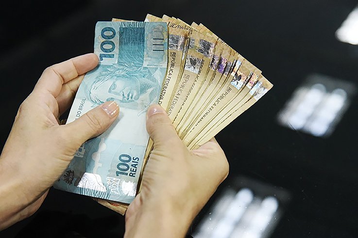 Salário mínimo previsto para 2027 será de R$ 1.741, confirma ministro da Fazenda Salário mínimo previsto para 2027 será de R$ 1.741, confirma ministro da Fazenda