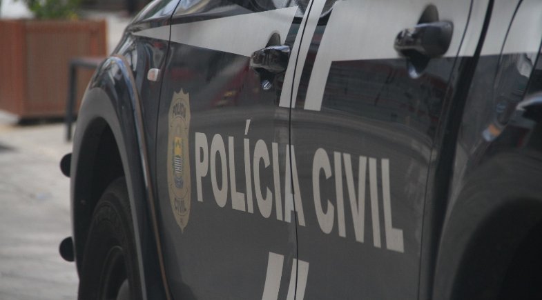 Homem mata ex-companheiro da namorada após invasão de residência Homem mata ex-companheiro da namorada após invasão de residência