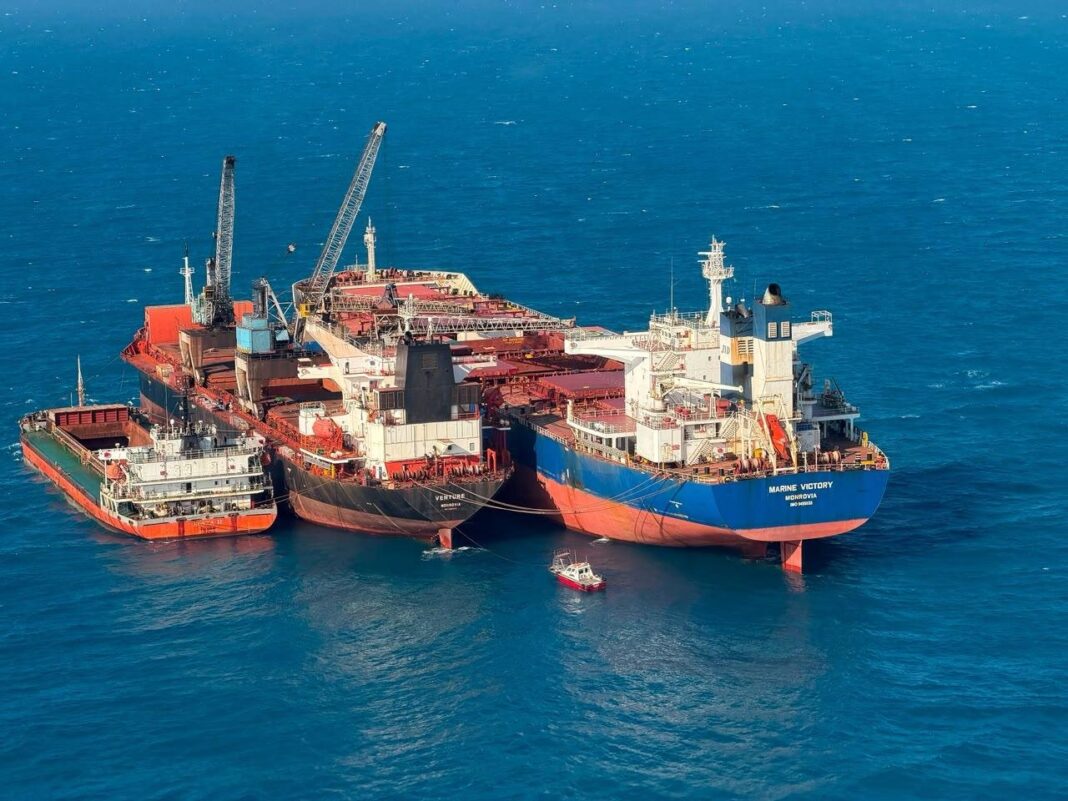 Porto Piauí inicia carregamento de minério de ferro com destino à China Porto Piauí inicia carregamento de minério de ferro com destino à China