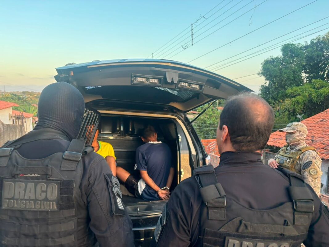 Polícia desarticula grupo criminoso e prende suspeito de registrar execuções em “tribunal do crime” Polícia desarticula grupo criminoso e prende suspeito de registrar execuções em “tribunal do crime”