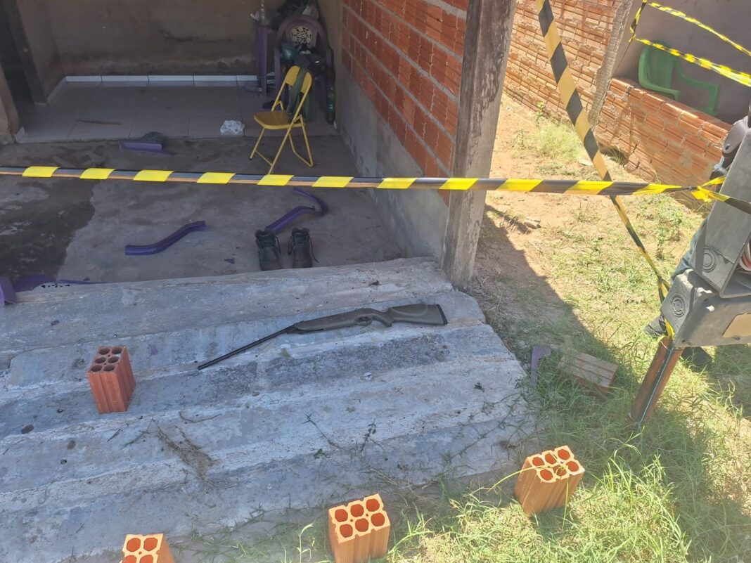 Agricultor suspeito de matar o próprio filho a tiros é liberado após prestar depoimento no Piauí Agricultor suspeito de matar o próprio filho a tiros é liberado após prestar depoimento no Piauí