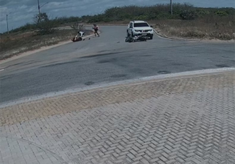 Sargento da PM é morto a tiros após ser agredido e ter arma tomada em Parnaíba Sargento da PM é morto a tiros após ser agredido e ter arma tomada em Parnaíba