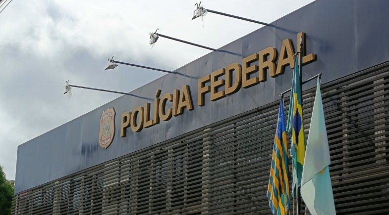 Operação da PF investiga desvio de mais de 20 toneladas de livros didáticos no Piauí e Maranhão Operação da PF investiga desvio de mais de 20 toneladas de livros didáticos no Piauí e Maranhão