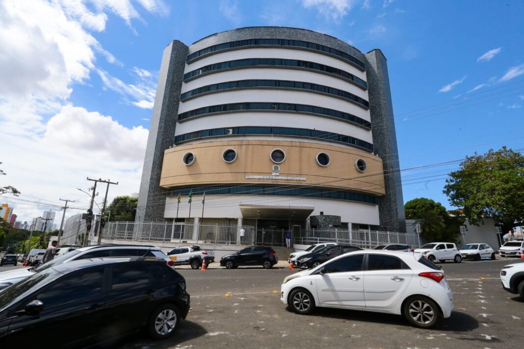 TRE-PI intima 37 candidatos por divergência em autodeclaração de cor ou raça TRE-PI intima 37 candidatos por divergência em autodeclaração de cor ou raça