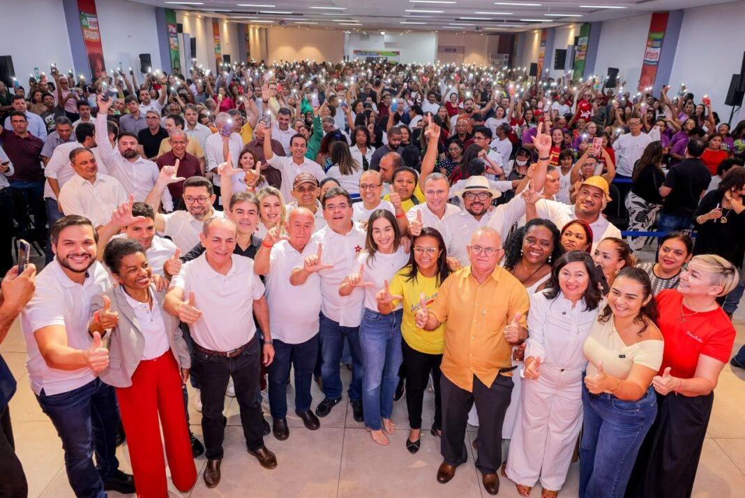 Rafael Fonteles reúne lideranças comunitárias em plenária e apresenta propostas para Teresina Rafael Fonteles reúne lideranças comunitárias em plenária e apresenta propostas para Teresina