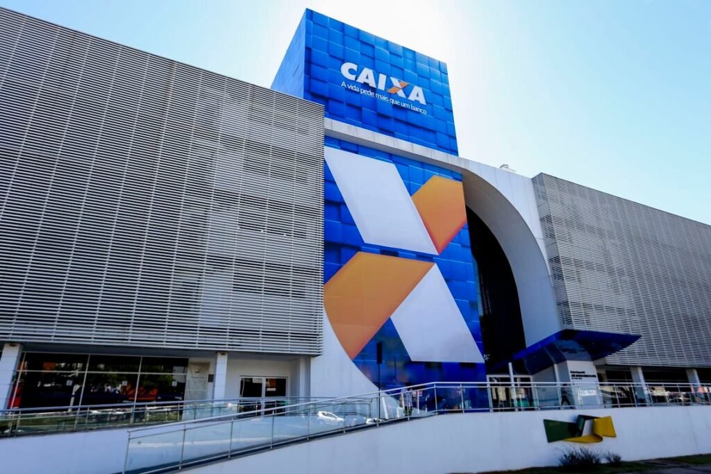 Bancários da Caixa entram em greve e parte dos funcionários do BB também paralisa Bancários da Caixa entram em greve e parte dos funcionários do BB também paralisa