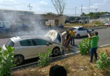Carro pega fogo na BR-316 e tem parte dianteira destruída pelas chamas em Teresina