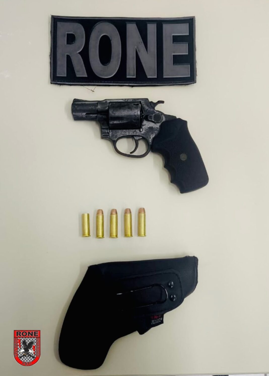 Mulher tenta se defender de ameaça com arma e homem é baleado em Teresina Mulher tenta se defender de ameaça com arma e homem é baleado em Teresina