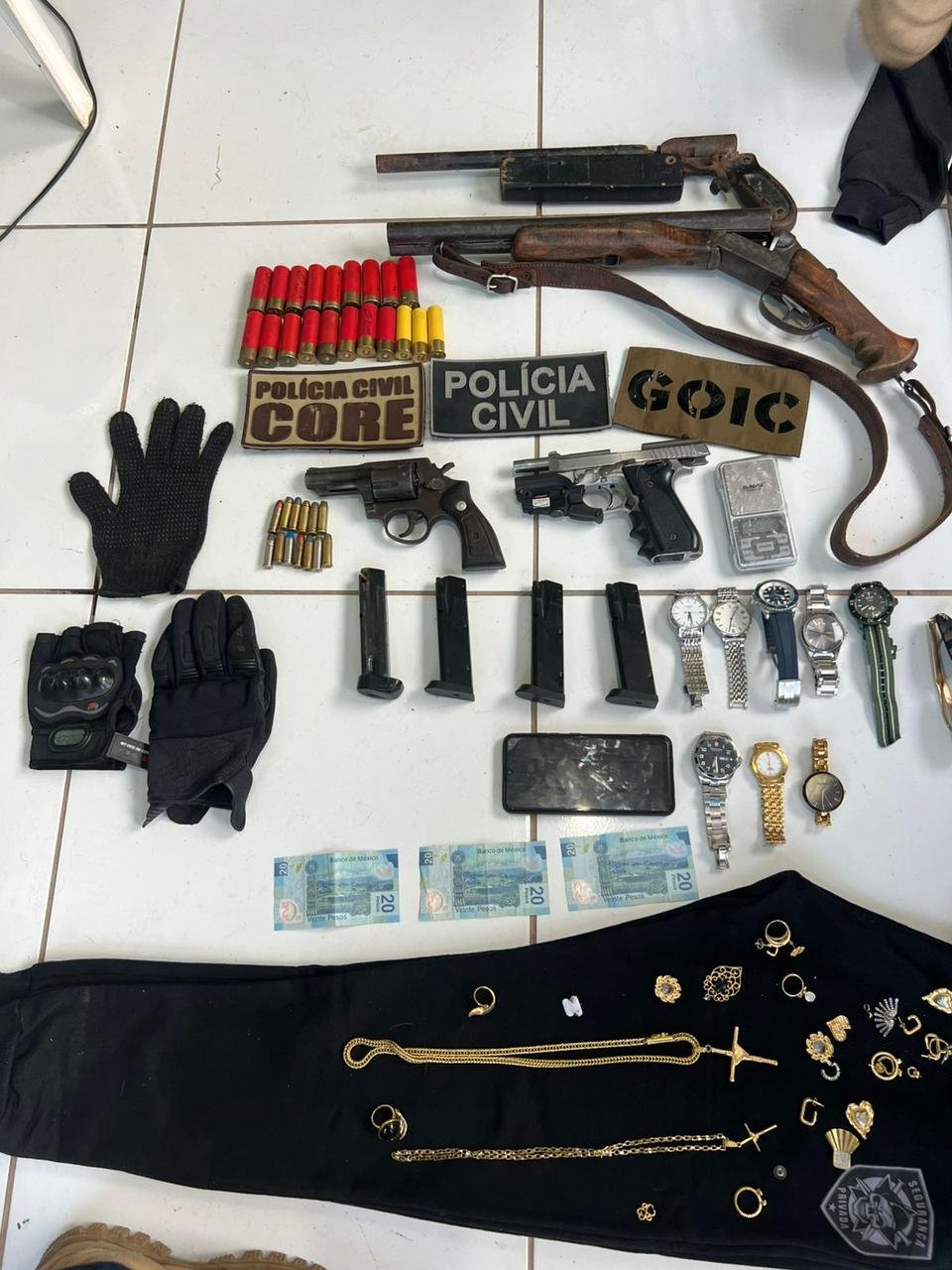 Morador de condomínio é preso suspeito de facilitar furtos em sete casas em Teresina Morador de condomínio é preso suspeito de facilitar furtos em sete casas em Teresina