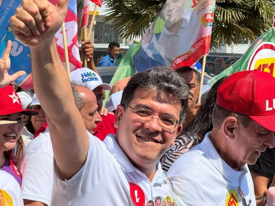Rafael Fonteles destaca abastecimento de água durante ato de campanha em São Raimundo Nonato Rafael Fonteles destaca abastecimento de água durante ato de campanha em São Raimundo Nonato