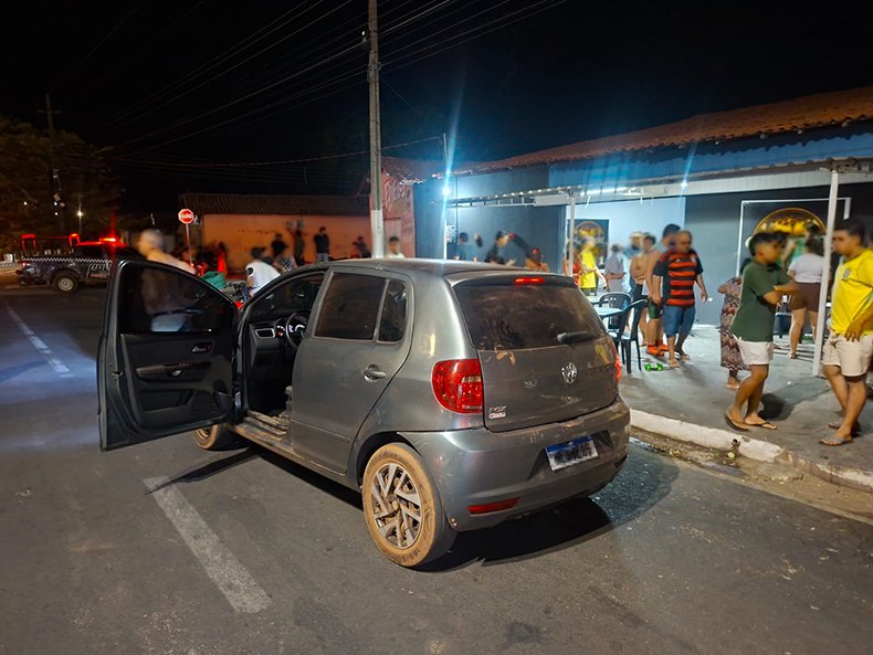 Tiroteio no Centro de Água Branca deixa um morto e cinco feridos Tiroteio no Centro de Água Branca deixa um morto e cinco feridos
