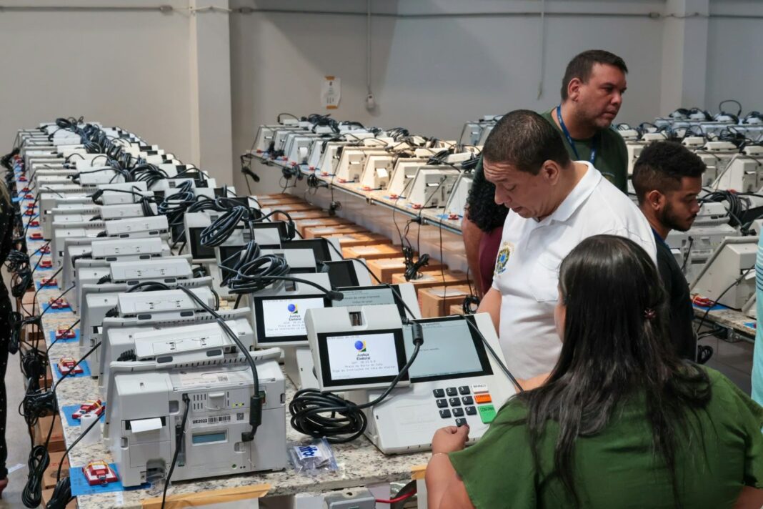 360 urnas começam a ser preparadas para as eleições na Zona Sul de Teresina 360 urnas começam a ser preparadas para as eleições na Zona Sul de Teresina