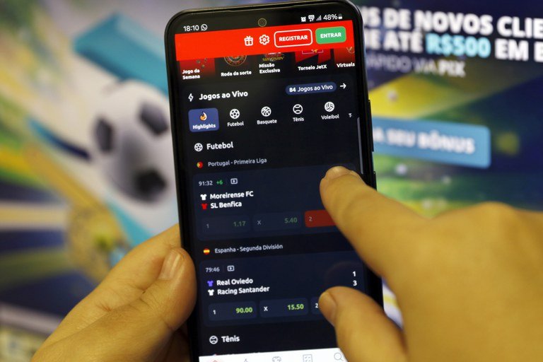 Bancos começam a devolver R$ 1,3 bilhão deixado em bets a partir desta quinta Bancos começam a devolver R$ 1,3 bilhão deixado em bets a partir desta quinta
