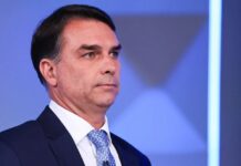 Flávio Bolsonaro deixa o Brasil rumo aos EUA após ordem do STF para apreender passaporte