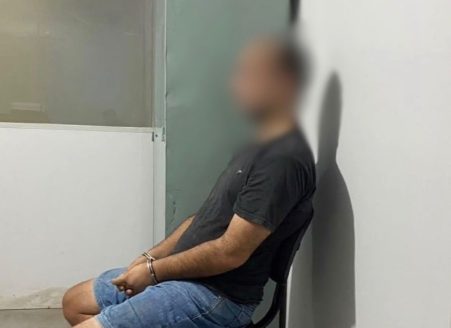 Homem é levado à delegacia após ameaçar delegados e desafiar policiais para troca de tiros em Picos Homem é levado à delegacia após ameaçar delegados e desafiar policiais para troca de tiros em Picos