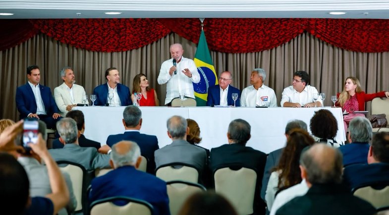 Rafael Fonteles se reúne com Lula em Brasília e mira 80% dos votos para presidente no Piauí Rafael Fonteles se reúne com Lula em Brasília e mira 80% dos votos para presidente no Piauí
